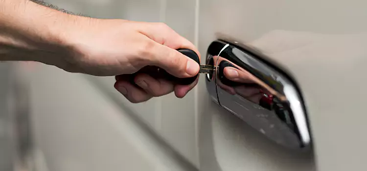 Why Choose Our Auto Locksmith Team in Highland Park, IL?